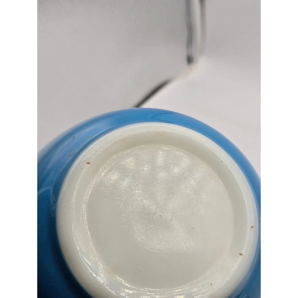 Vintage Pyrex Snowflake Blue 401 Mixing Nesting Bowl 1.5 Pint Turquoise Garland